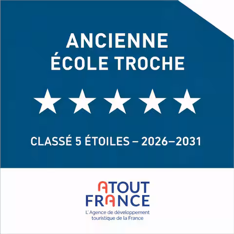 Classificatiebord Meublé de Tourisme met vijf sterren – Ancienne École Troche